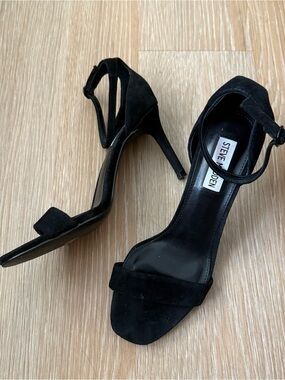 Steve Madden Fame Stiletto in Black Genuine Suede